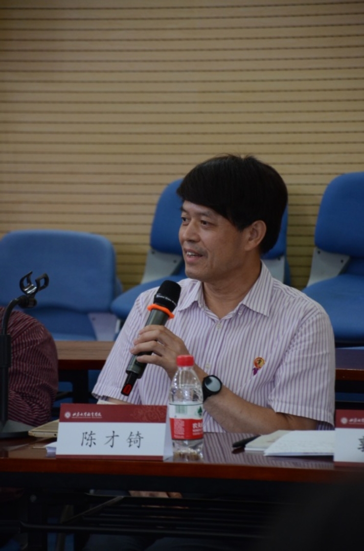 温岭中学校长陈才錡发言